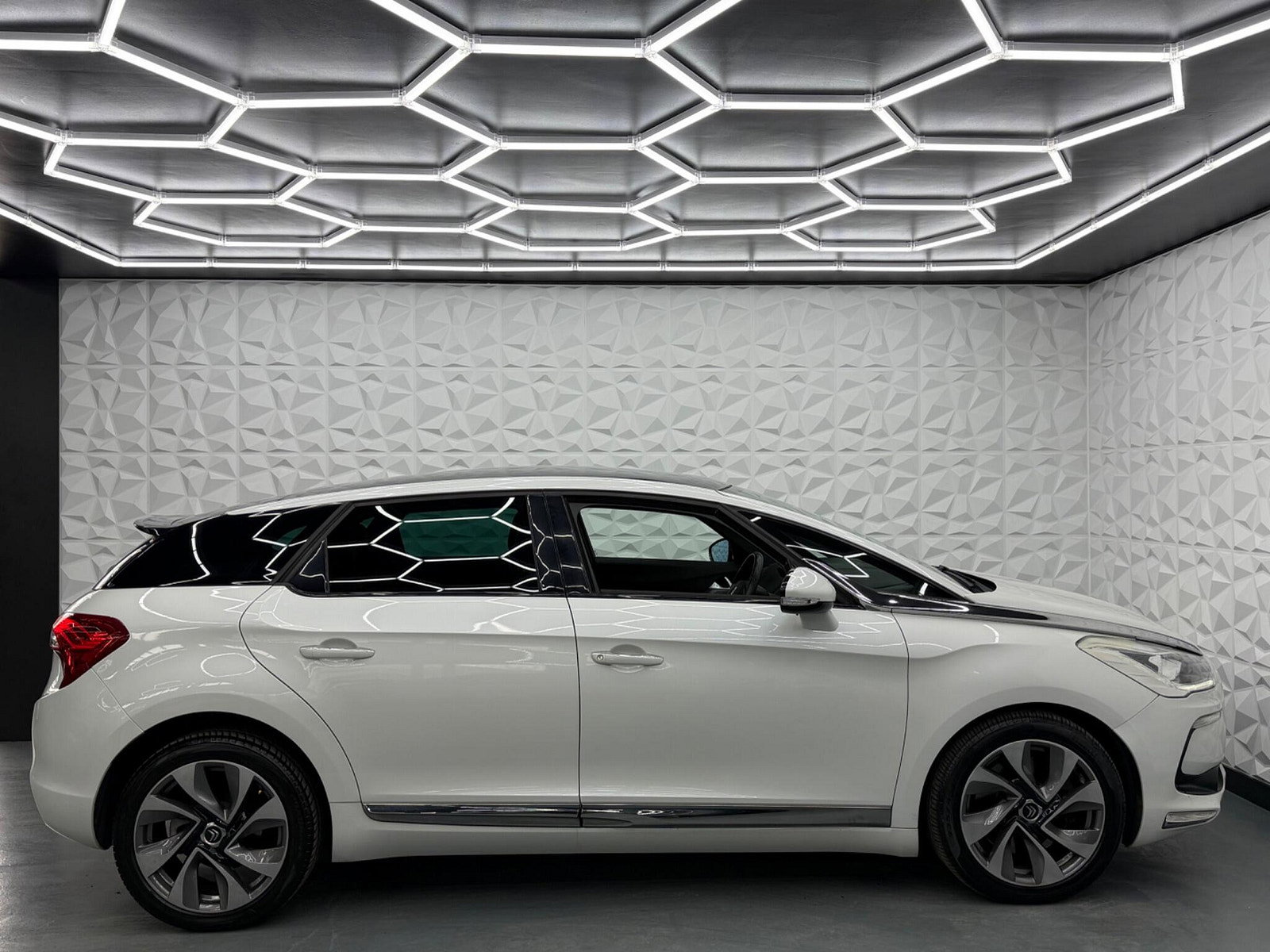 Citroen DS5 2.0 HDi DStyle Euro 5 5dr 5dr Manual 2013