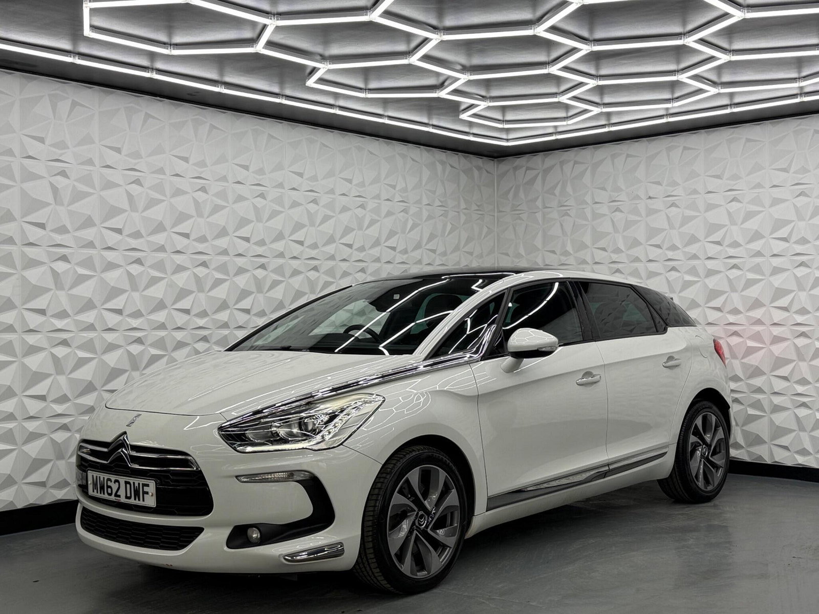 Citroen DS5 2.0 HDi DStyle Euro 5 5dr 5dr Manual 2013