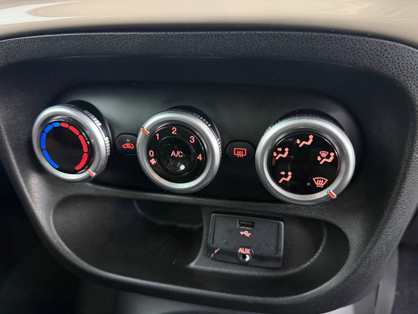 Fiat 500L 1.3 MultiJet Trekking Euro 5 (s/s) 5dr 5dr Manual 2014