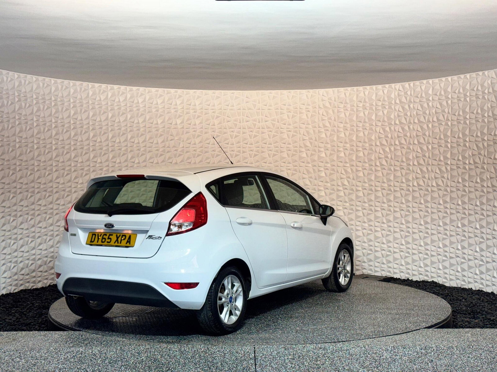 Ford Fiesta 1.0T EcoBoost Zetec Euro 6 (s/s) 5dr 5dr Manual 2015