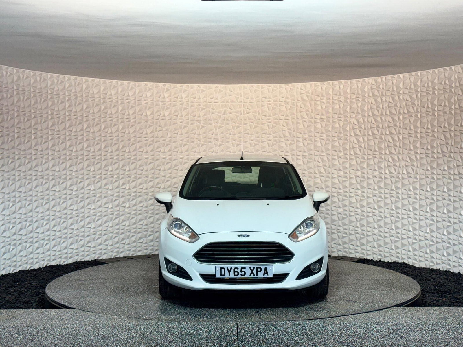 Ford Fiesta 1.0T EcoBoost Zetec Euro 6 (s/s) 5dr 5dr Manual 2015