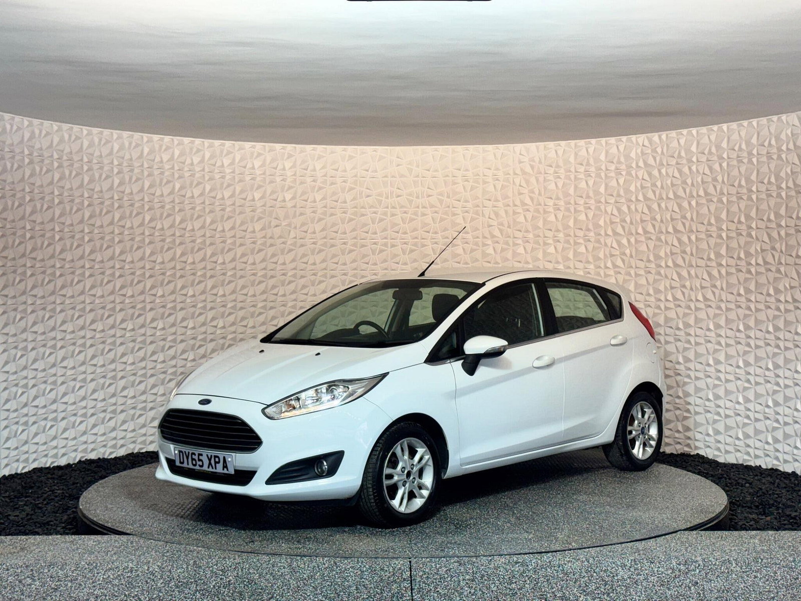 Ford Fiesta 1.0T EcoBoost Zetec Euro 6 (s/s) 5dr 5dr Manual 2015