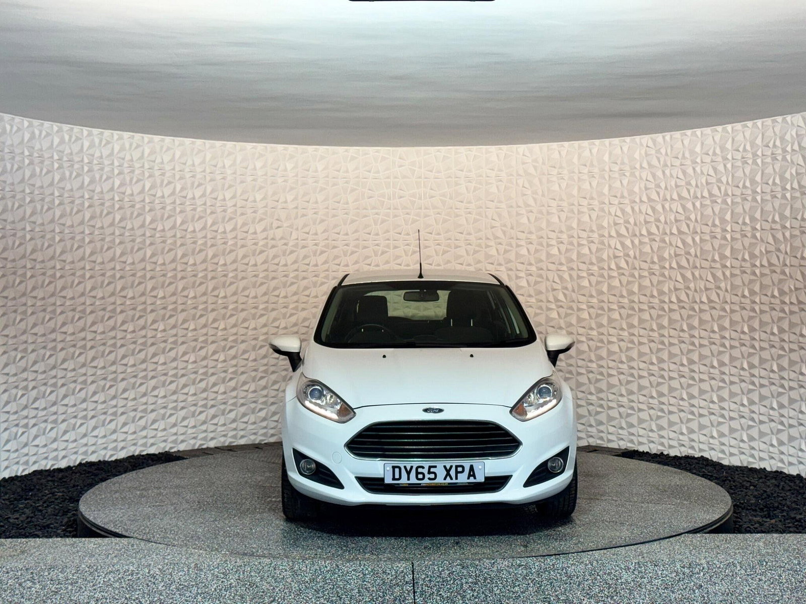 Ford Fiesta 1.0T EcoBoost Zetec Euro 6 (s/s) 5dr 5dr Manual 2015