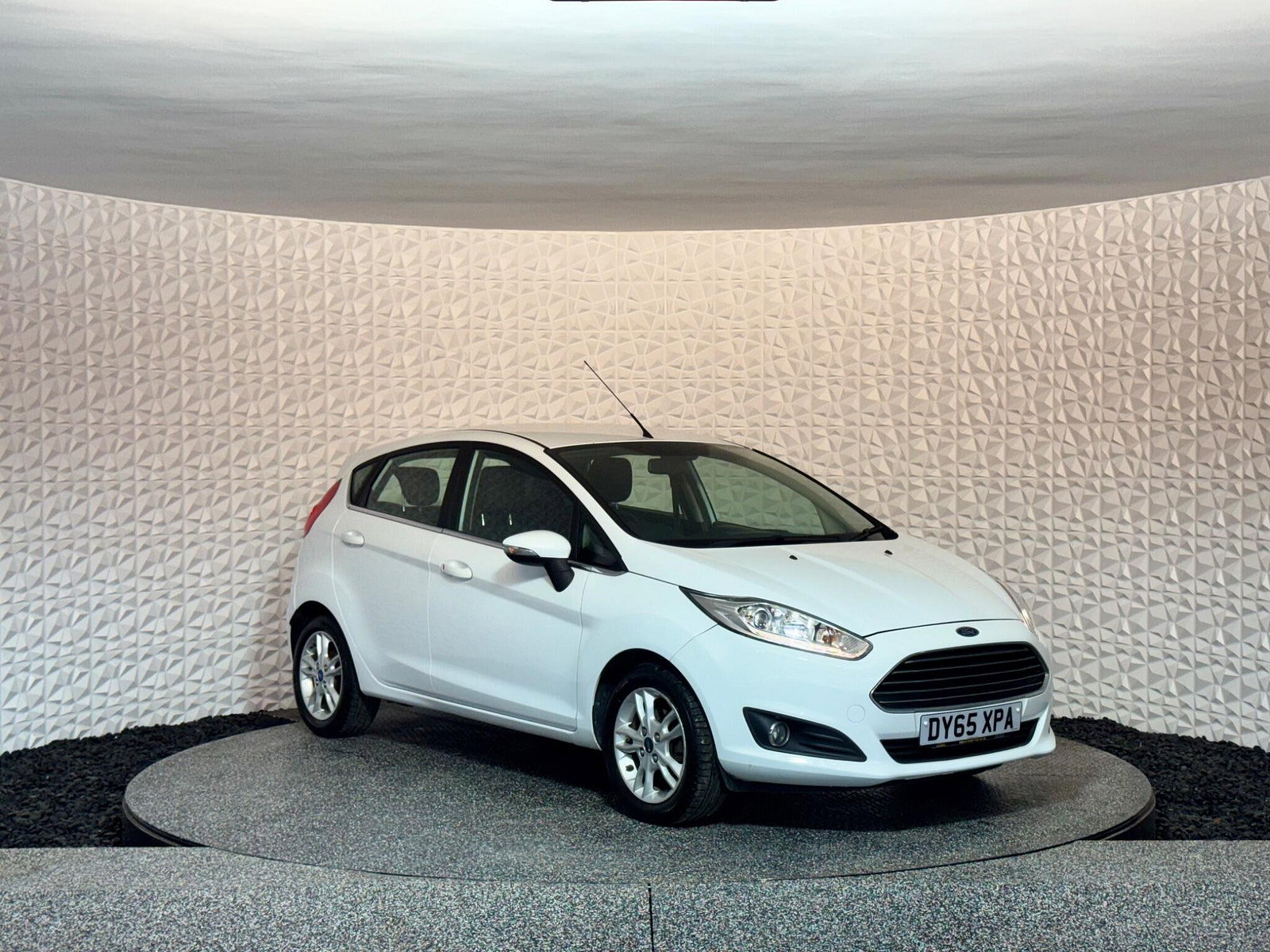 Ford Fiesta 1.0T EcoBoost Zetec Euro 6 (s/s) 5dr 5dr Manual 2015