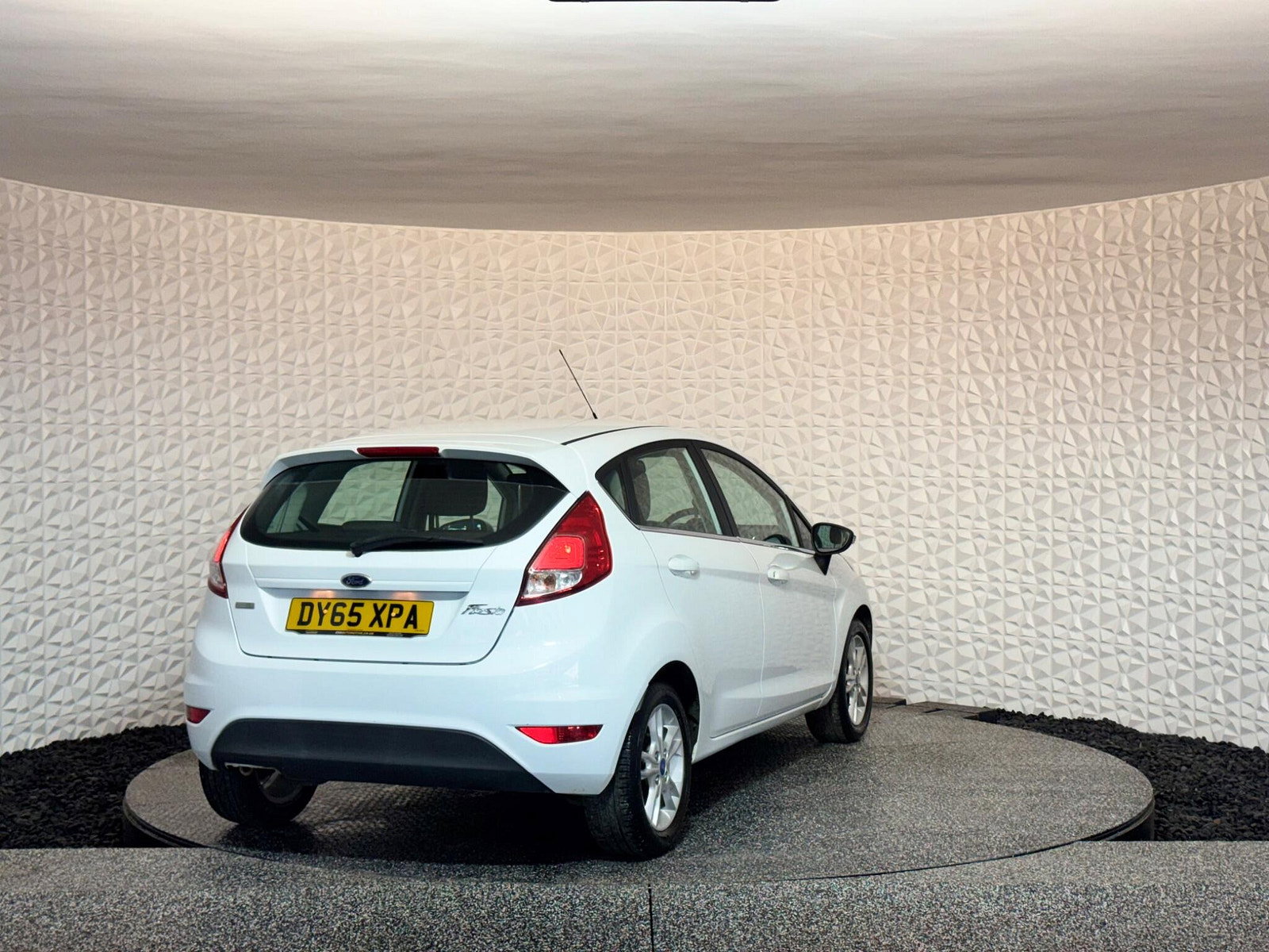 Ford Fiesta 1.0T EcoBoost Zetec Euro 6 (s/s) 5dr 5dr Manual 2015