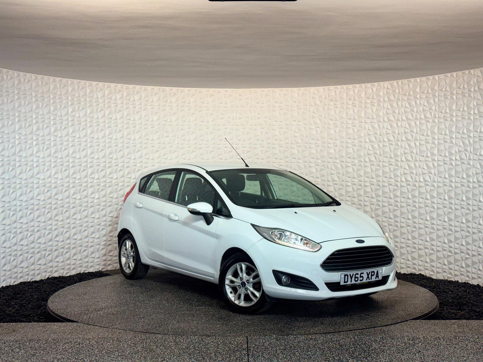 Ford Fiesta 1.0T EcoBoost Zetec Euro 6 (s/s) 5dr 5dr Manual 2015