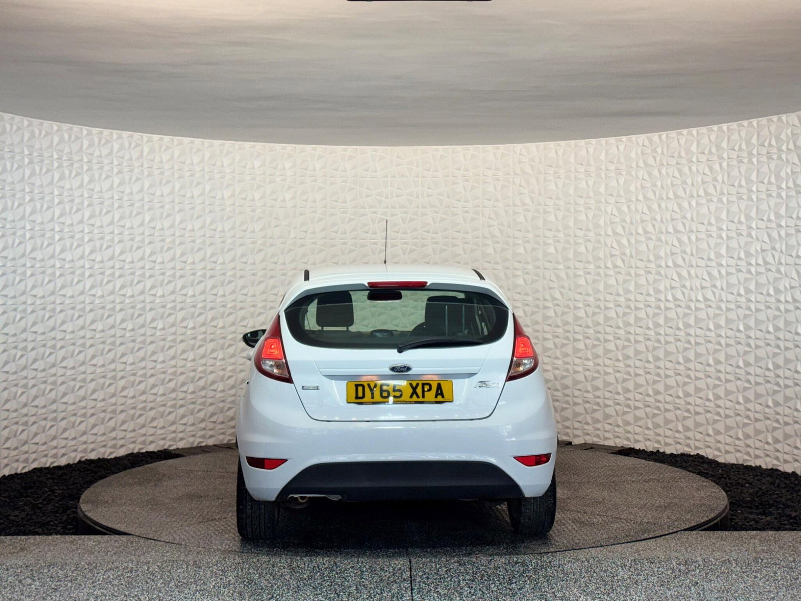 Ford Fiesta 1.0T EcoBoost Zetec Euro 6 (s/s) 5dr 5dr Manual 2015