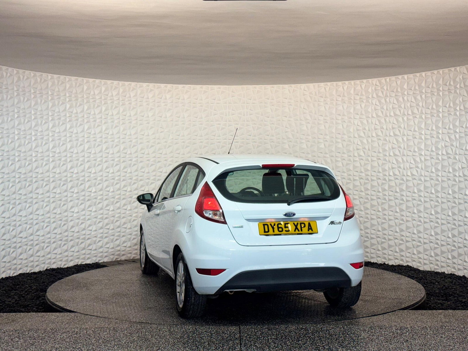 Ford Fiesta 1.0T EcoBoost Zetec Euro 6 (s/s) 5dr 5dr Manual 2015