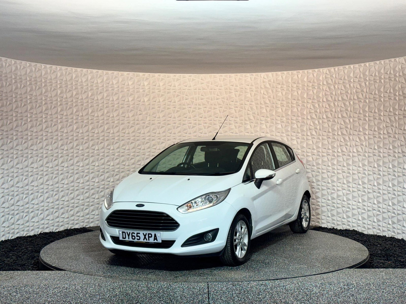Ford Fiesta 1.0T EcoBoost Zetec Euro 6 (s/s) 5dr 5dr Manual 2015