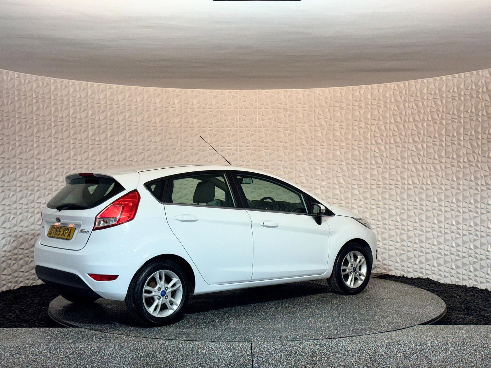 Ford Fiesta 1.0T EcoBoost Zetec Euro 6 (s/s) 5dr 5dr Manual 2015