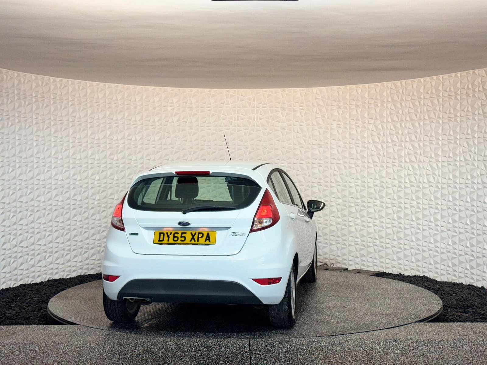 Ford Fiesta 1.0T EcoBoost Zetec Euro 6 (s/s) 5dr 5dr Manual 2015