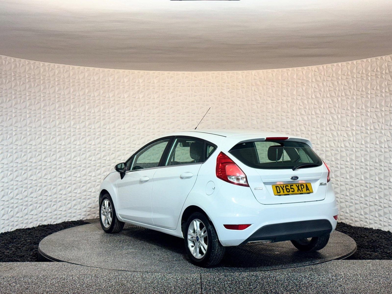 Ford Fiesta 1.0T EcoBoost Zetec Euro 6 (s/s) 5dr 5dr Manual 2015
