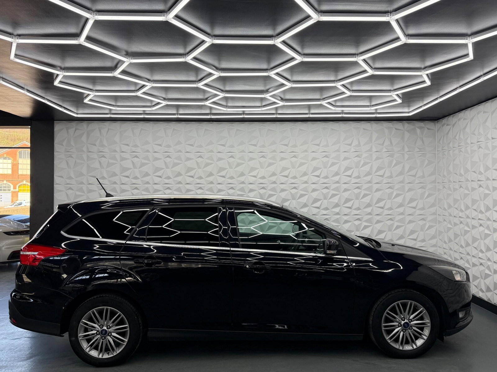 Ford Focus 1.5 TDCi Zetec Edition Euro 6 (s/s) 5dr 5dr Manual 2017