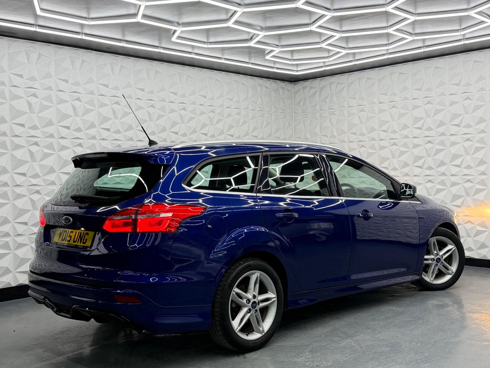 Ford Focus 1.6 TDCi Zetec S Euro 5 (s/s) 5dr 5dr Manual 2015