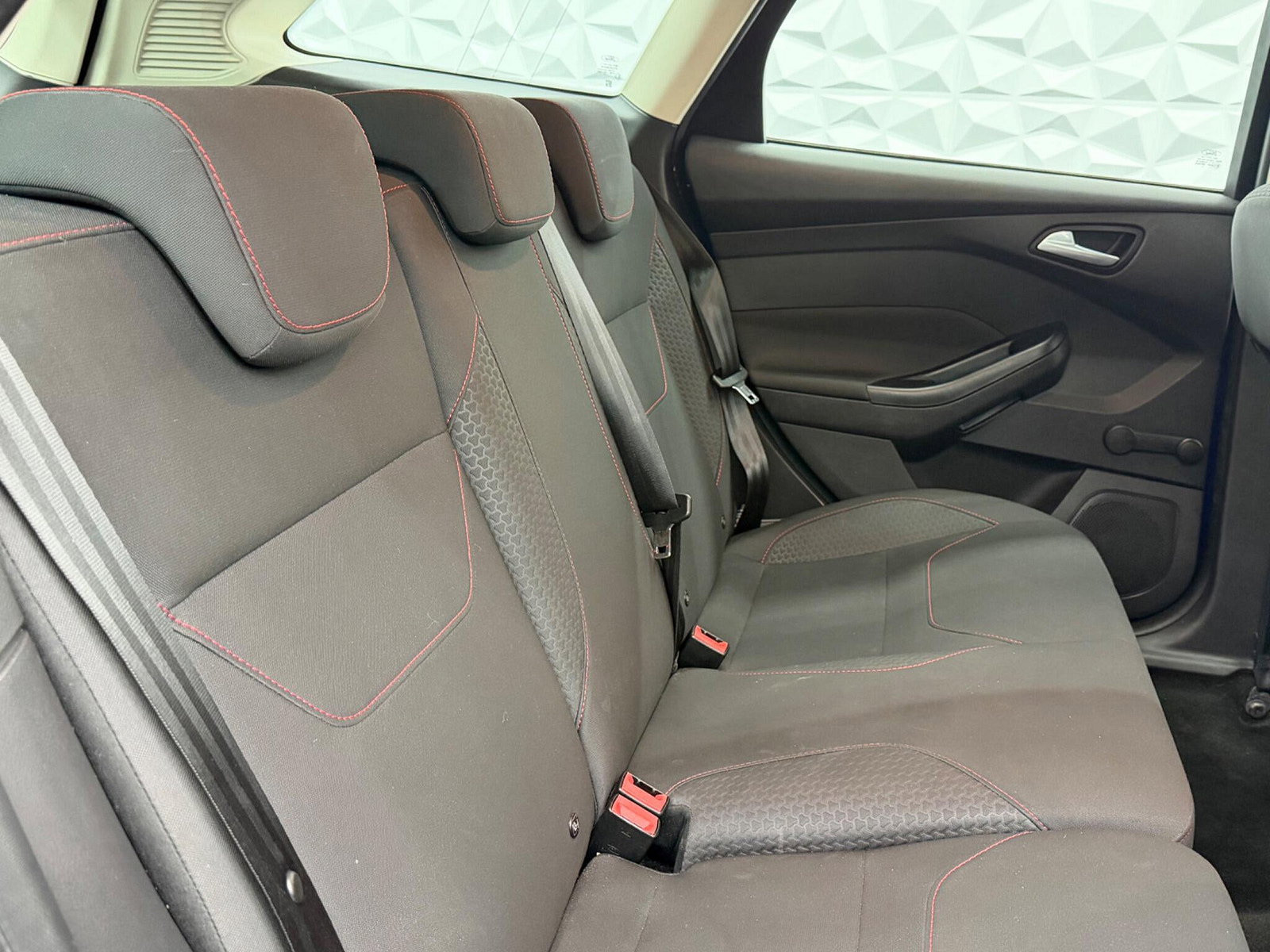 Ford Focus 1.6 TDCi Zetec S Euro 5 (s/s) 5dr 5dr Manual 2015