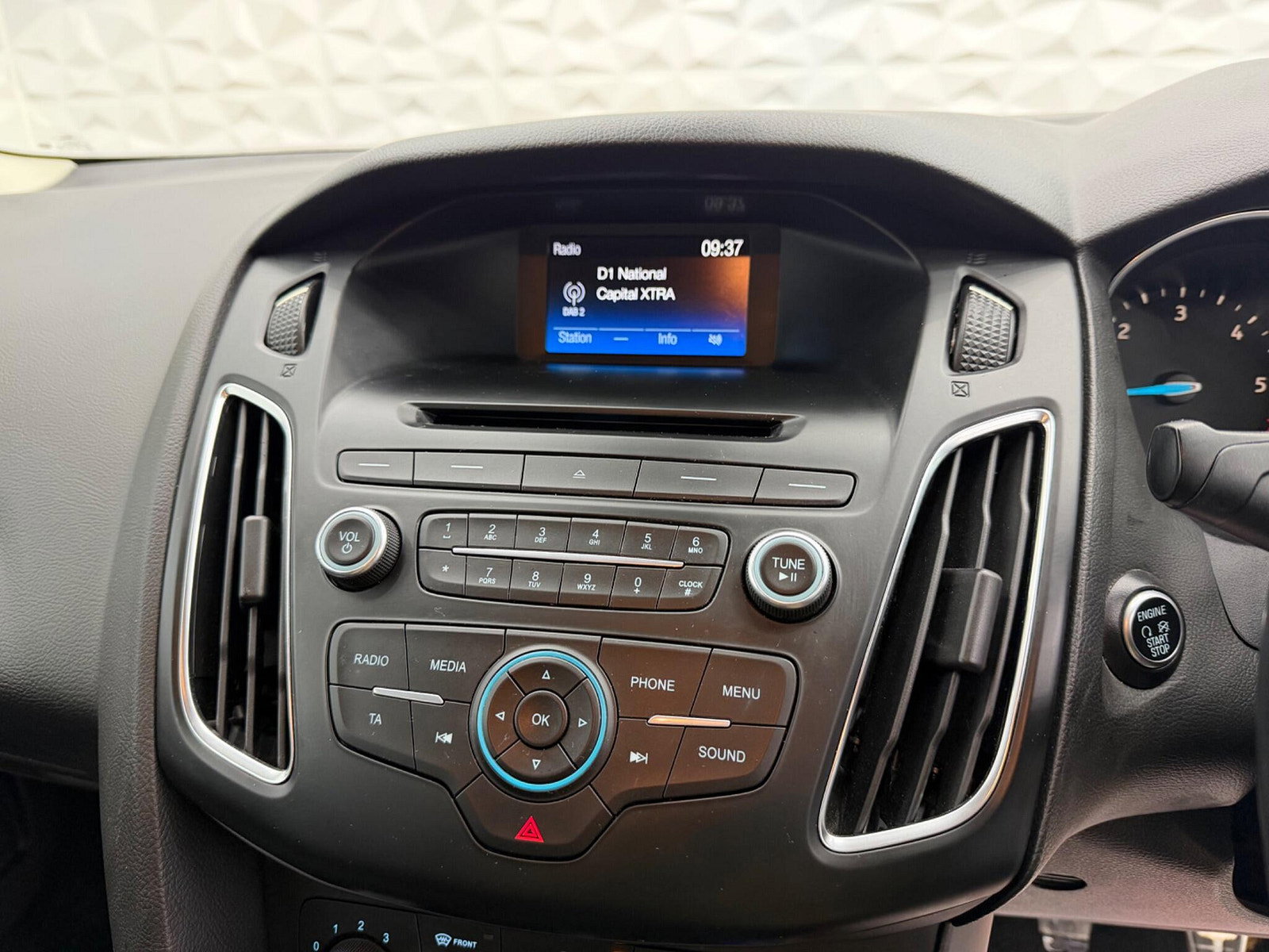 Ford Focus 1.6 TDCi Zetec S Euro 5 (s/s) 5dr 5dr Manual 2015