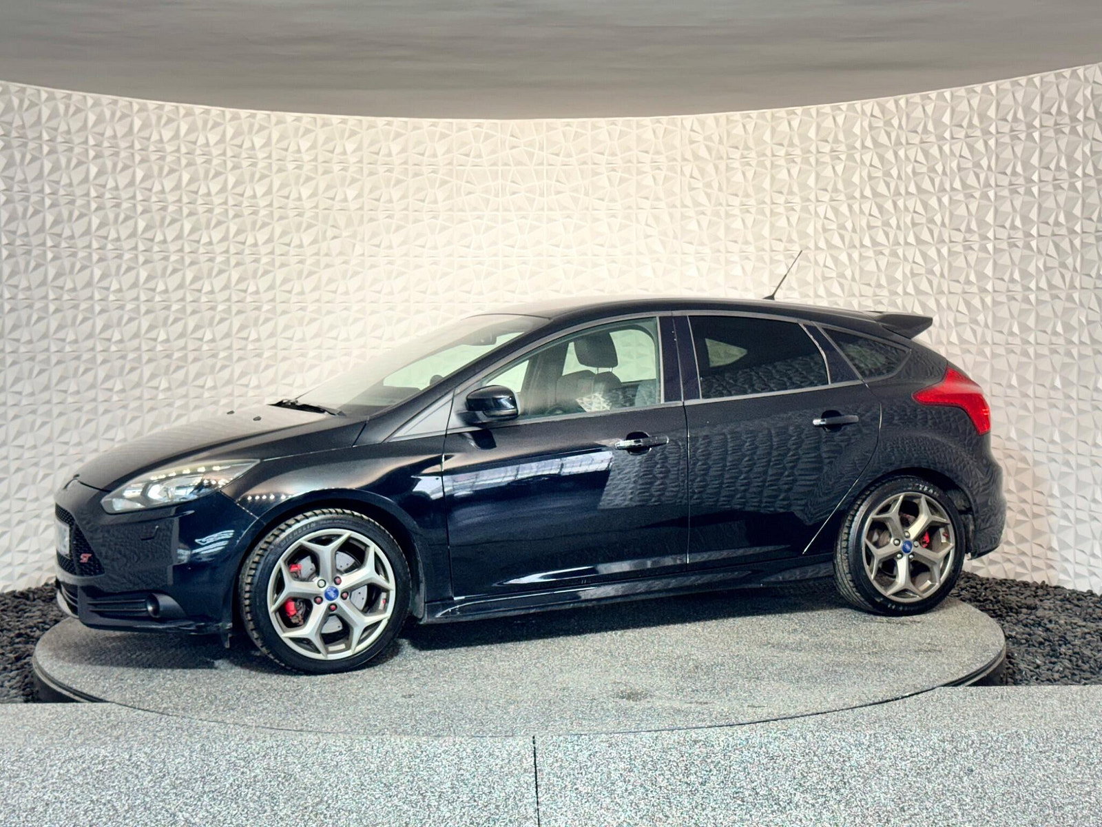 Ford Focus 2.0T EcoBoost ST-3 Euro 5 (s/s) 5dr 5dr Manual 2014
