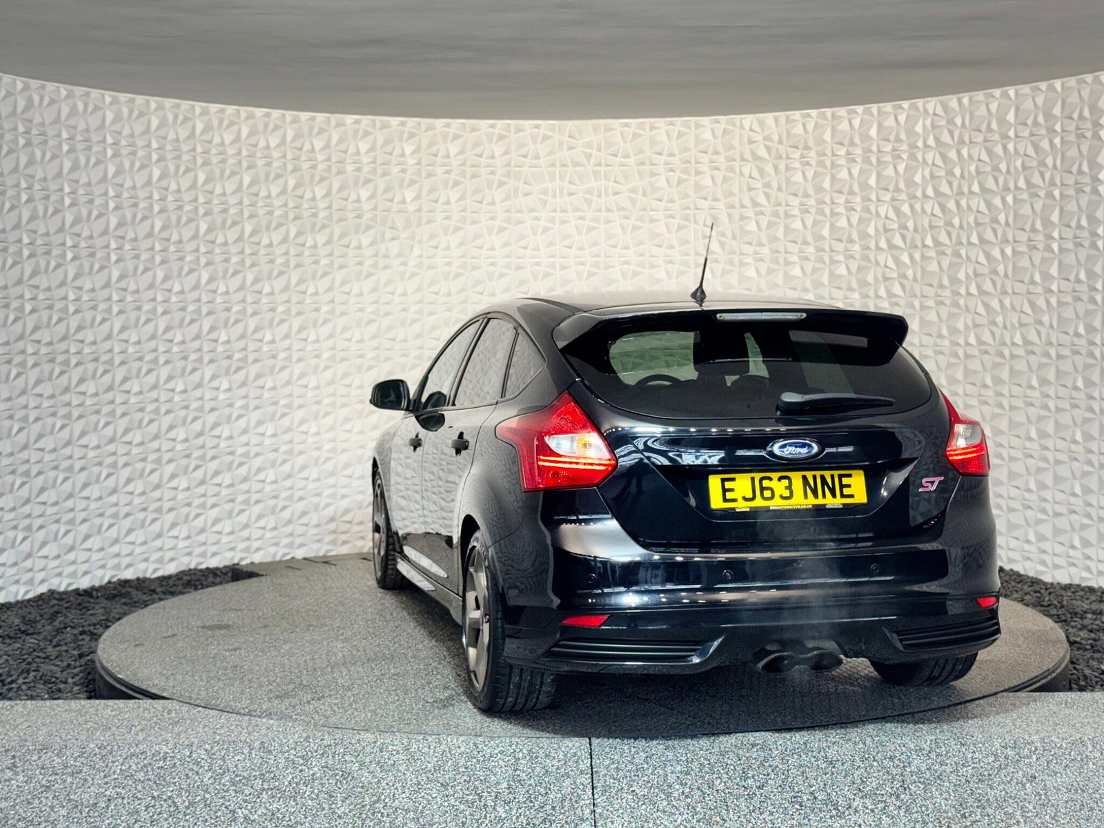 Ford Focus 2.0T EcoBoost ST-3 Euro 5 (s/s) 5dr 5dr Manual 2014