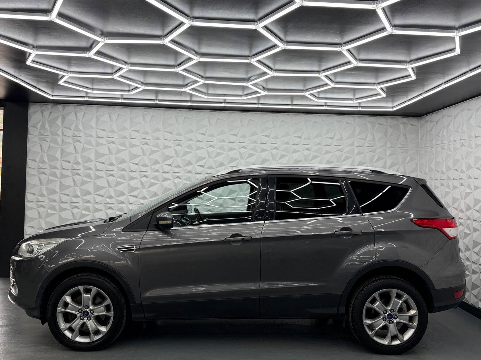 Ford Kuga 2.0 TDCi Titanium AWD Euro 5 5dr 5dr Manual 2013
