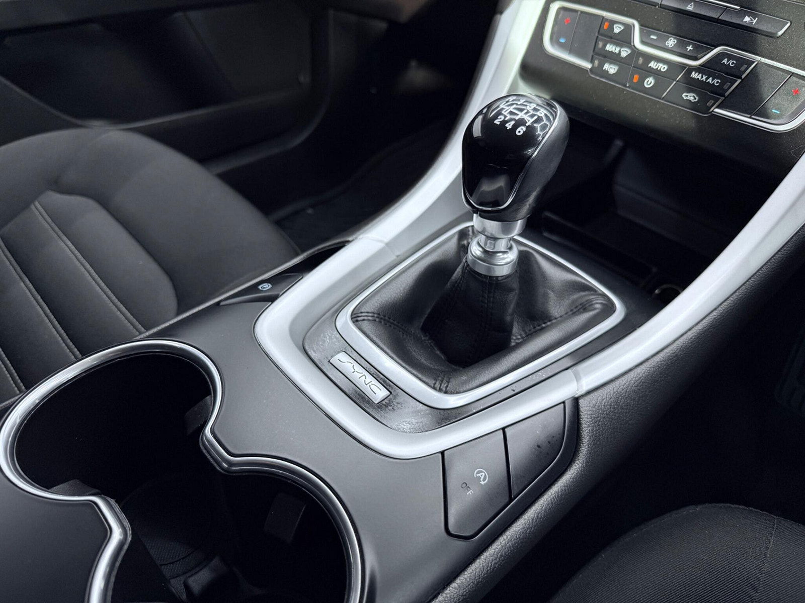 Ford Mondeo 1.5 TDCi ECOnetic Style Euro 6 (s/s) 5dr 5dr Manual 2017