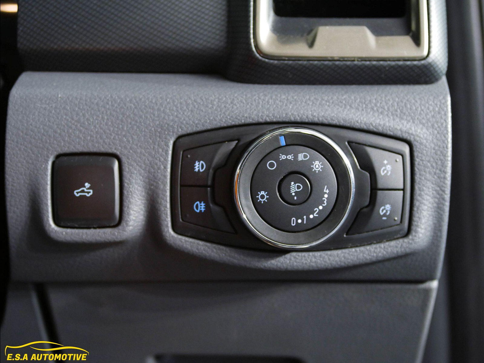 Ford Ranger 3.2 TDCi Wildtrak Auto 4WD Euro 5 4dr 4dr Automatic 2018