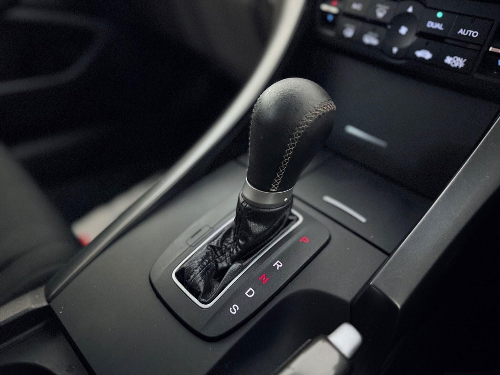 Honda Accord 2.0 i-VTEC ES Tourer Auto Euro 5 5dr 5dr Automatic 2013