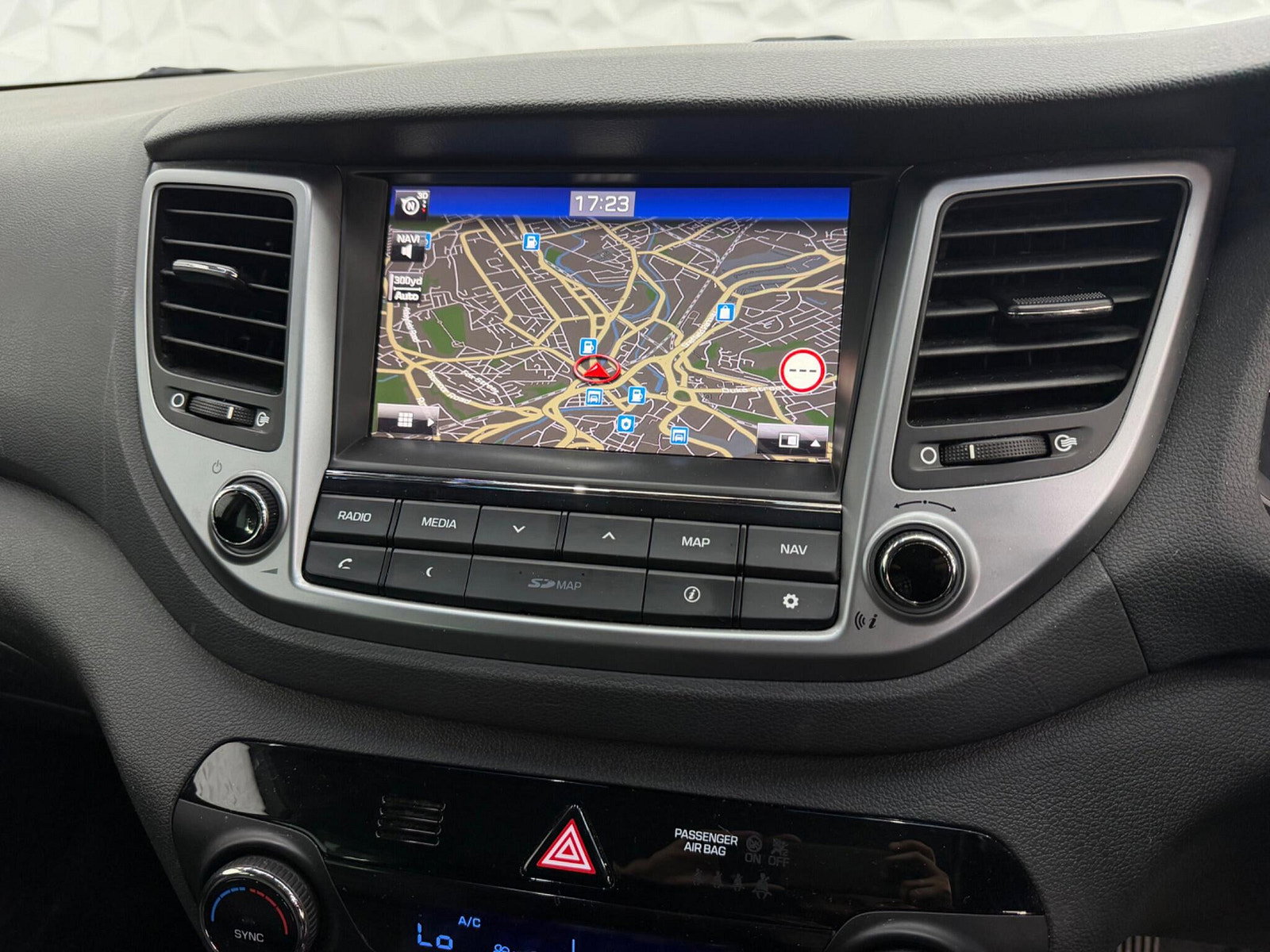 Hyundai Tucson 1.7 CRDi Blue Drive Premium Euro 6 (s/s) 5dr 5dr Manual 2016