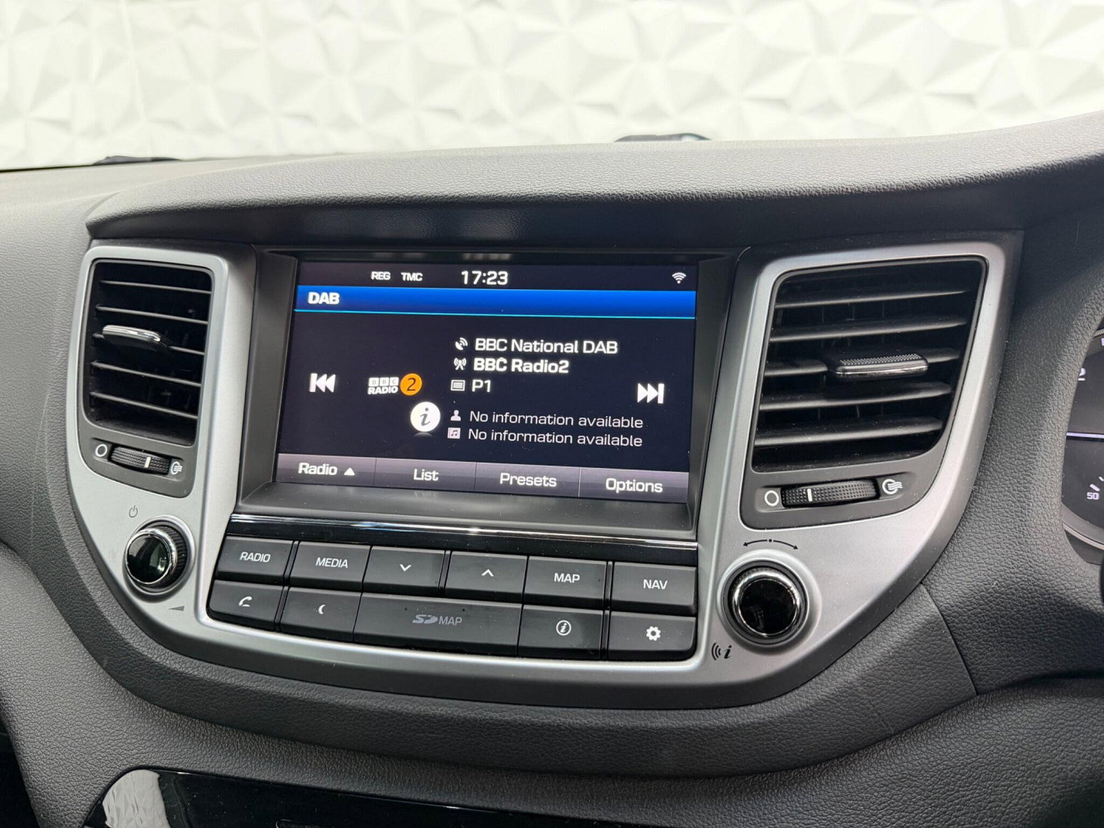 Hyundai Tucson 1.7 CRDi Blue Drive Premium Euro 6 (s/s) 5dr 5dr Manual 2016