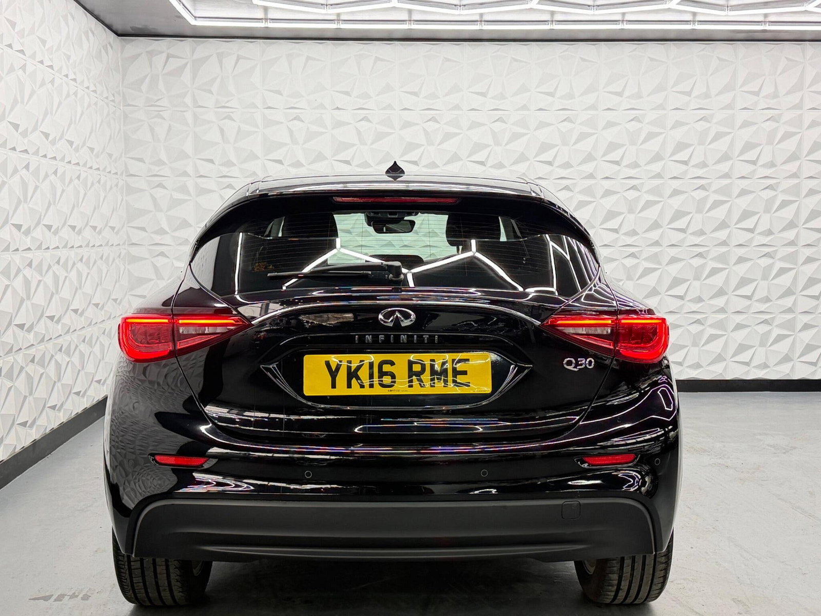 Infiniti Q30 1.5d Business Executive Euro 6 (s/s) 5dr 5dr Manual 2016