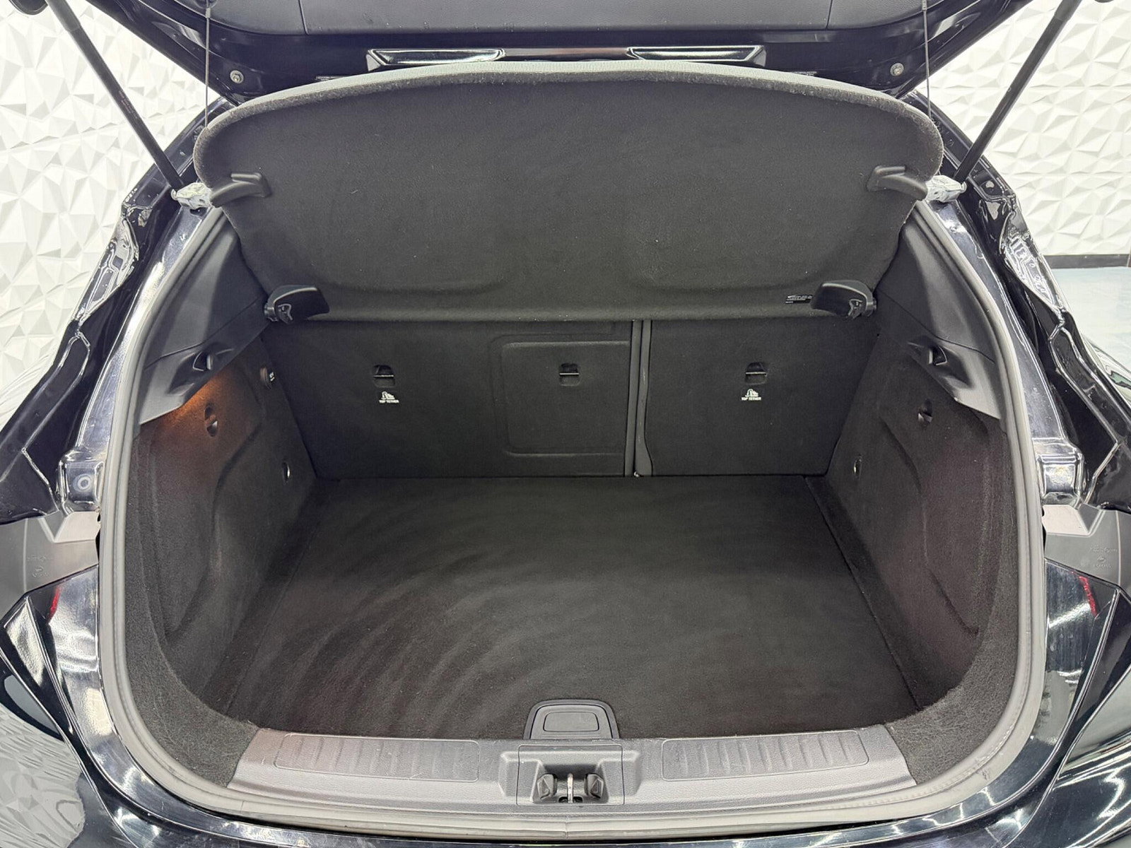 Infiniti Q30 1.5d Business Executive Euro 6 (s/s) 5dr 5dr Manual 2016