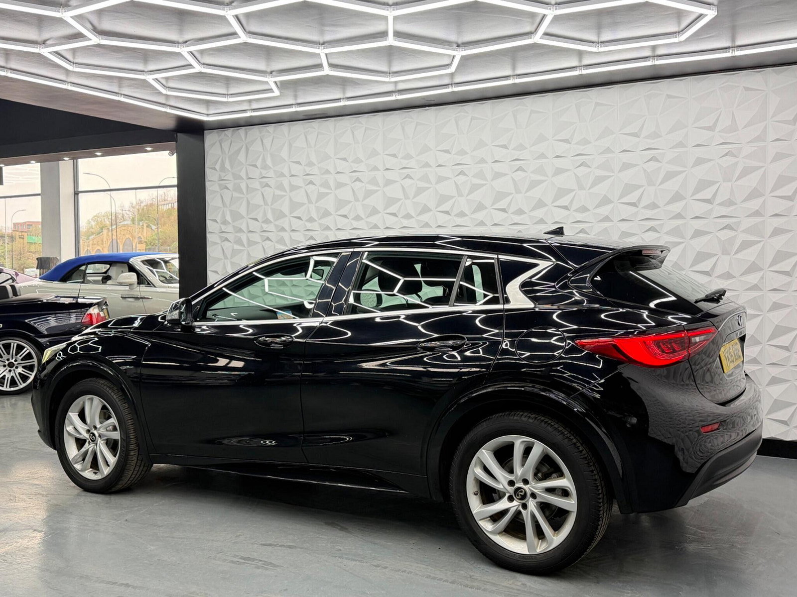 Infiniti Q30 1.5d Business Executive Euro 6 (s/s) 5dr 5dr Manual 2016