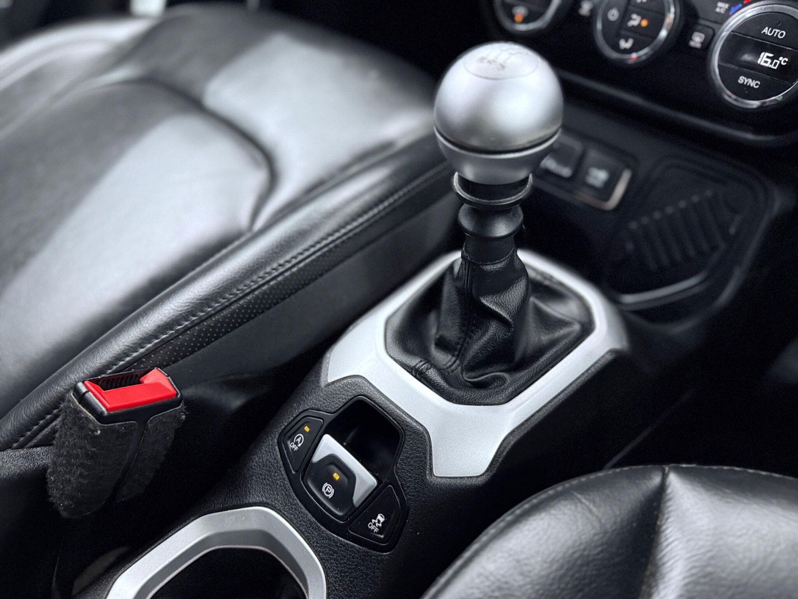 Jeep Renegade 1.4T MultiAirII Limited Euro 6 (s/s) 5dr 5dr Manual 2016