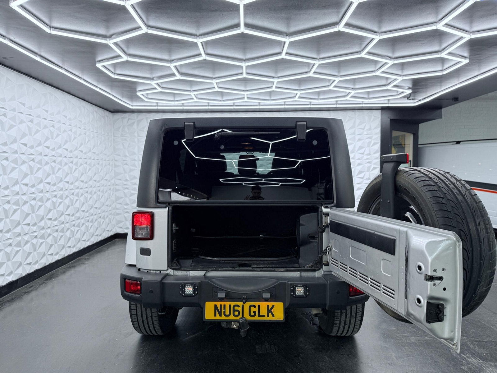 Jeep Wrangler 2.8 CRD Sahara Auto 4WD Euro 5 4dr (4 seat) 4dr Automatic 2011