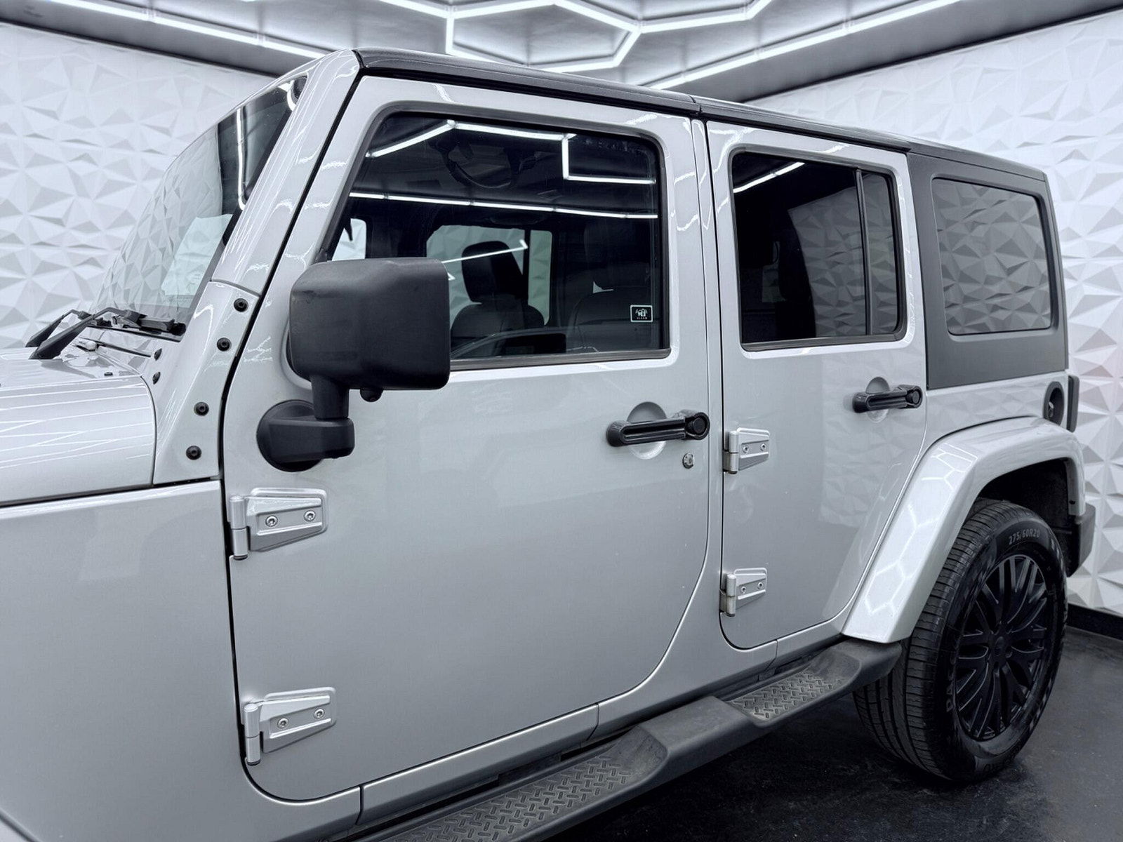 Jeep Wrangler 2.8 CRD Sahara Auto 4WD Euro 5 4dr (4 seat) 4dr Automatic 2011