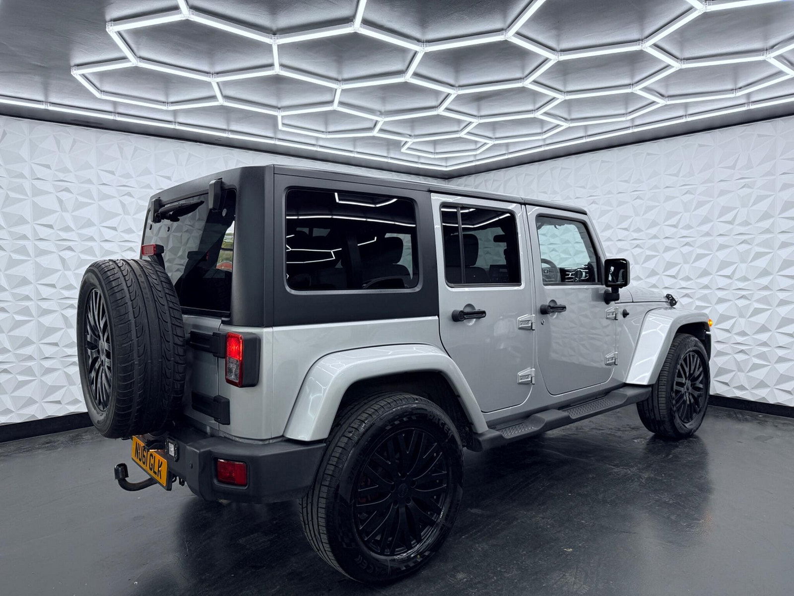 Jeep Wrangler 2.8 CRD Sahara Auto 4WD Euro 5 4dr (4 seat) 4dr Automatic 2011