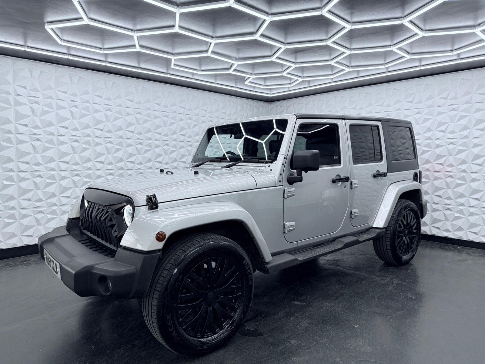 Jeep Wrangler 2.8 CRD Sahara Auto 4WD Euro 5 4dr (4 seat) 4dr Automatic 2011