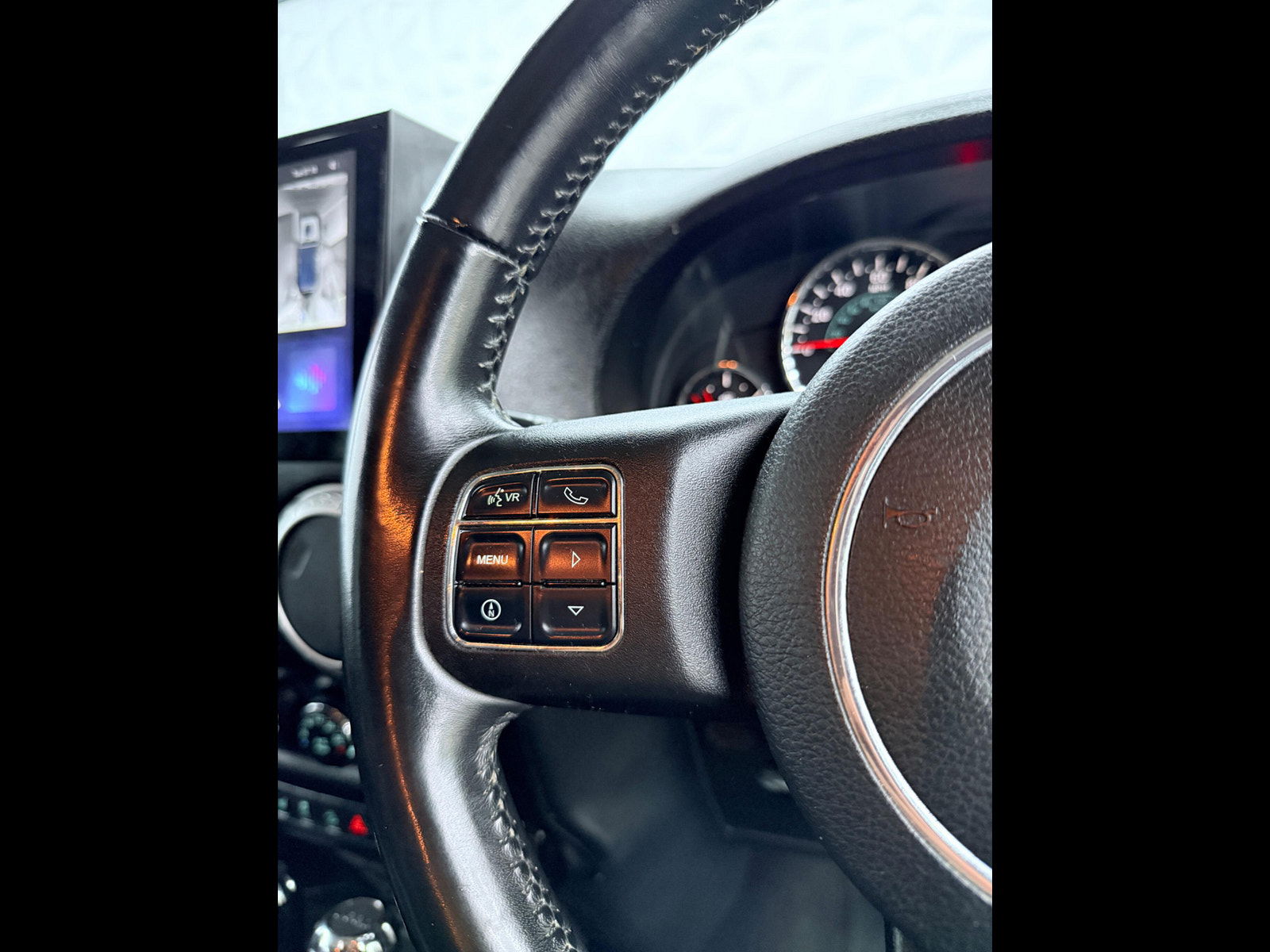 Jeep Wrangler 2.8 CRD Sahara Auto 4WD Euro 5 4dr (4 seat) 4dr Automatic 2011