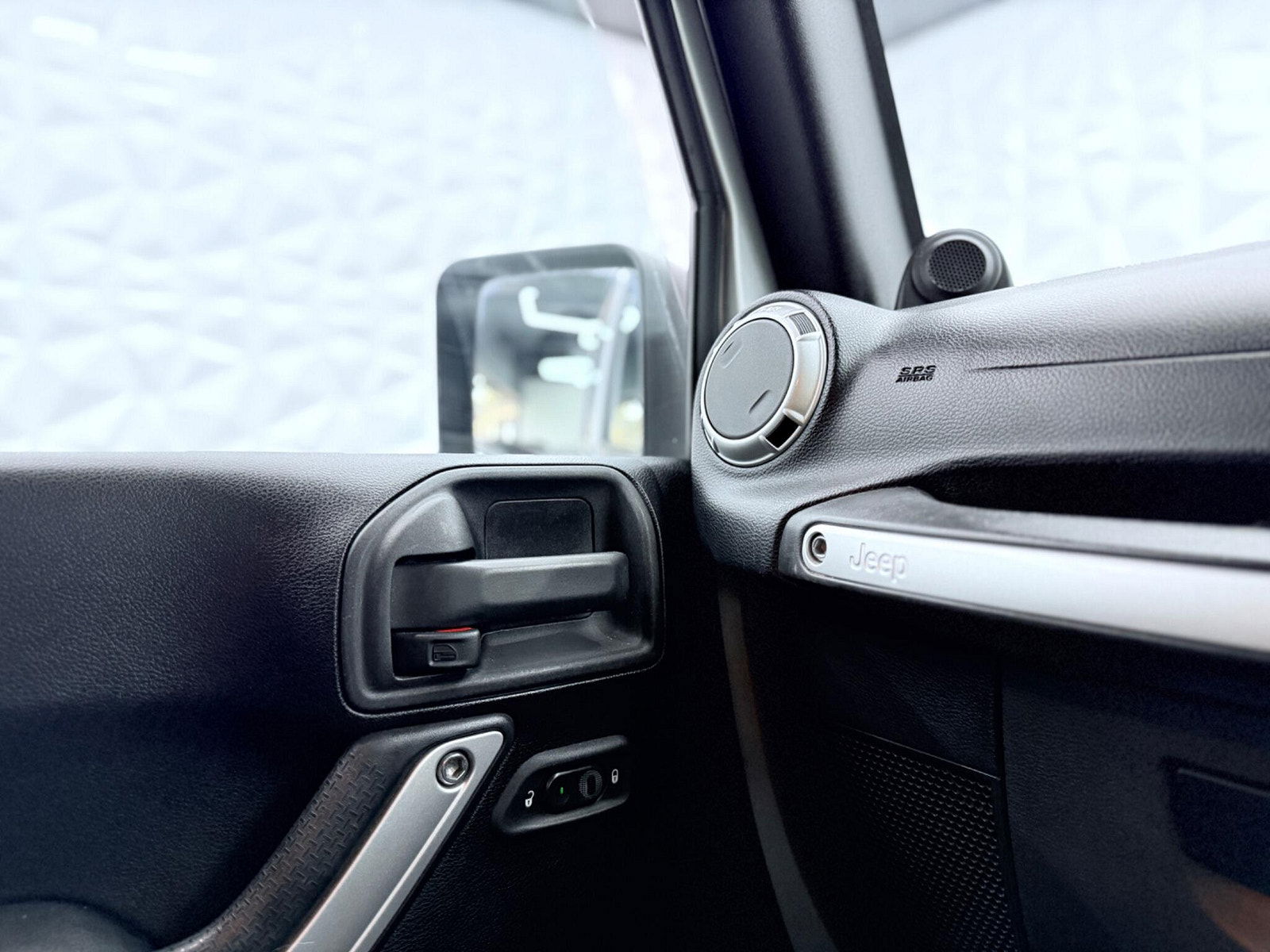 Jeep Wrangler 2.8 CRD Sahara Auto 4WD Euro 5 4dr (4 seat) 4dr Automatic 2011