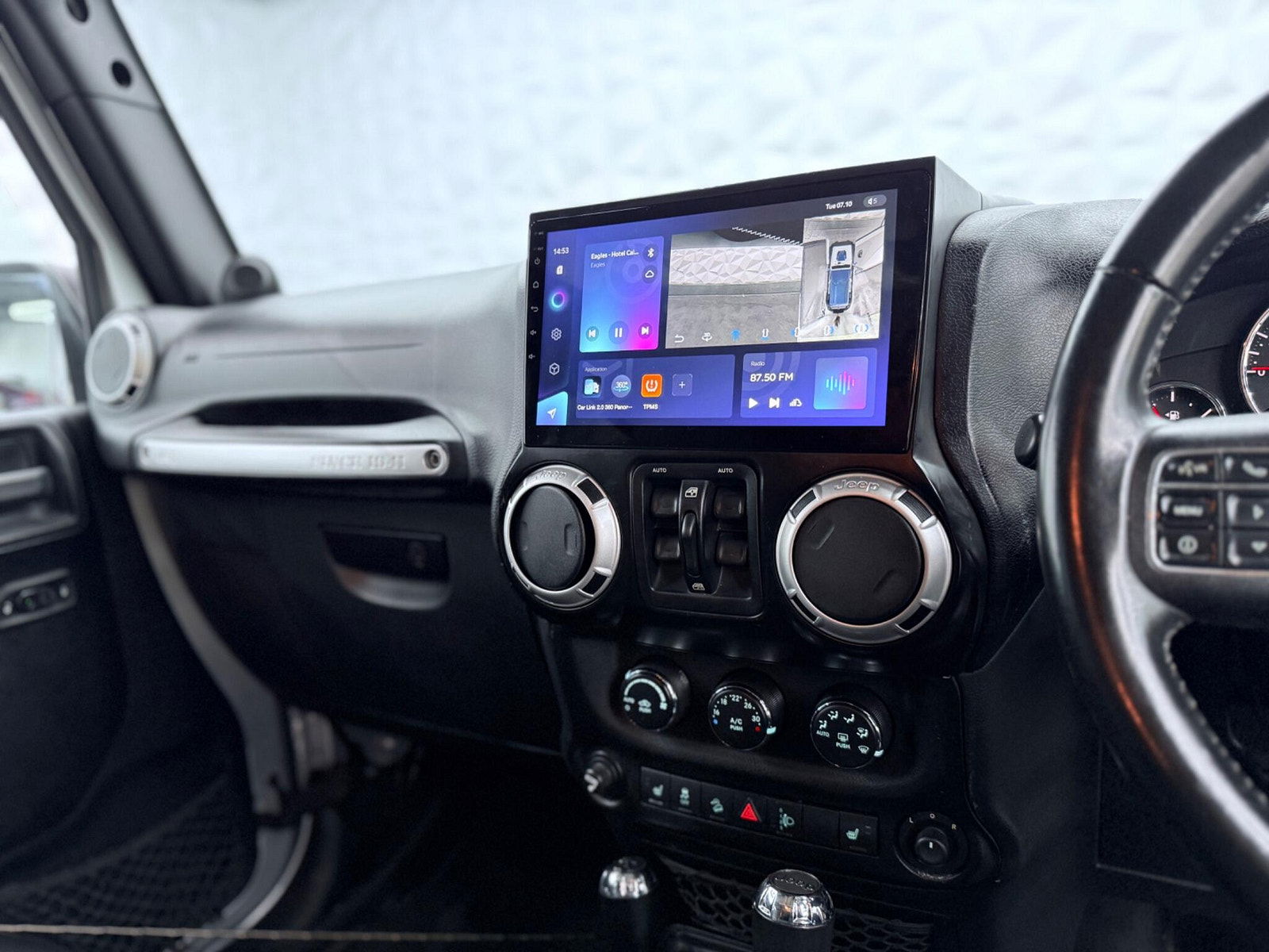 Jeep Wrangler 2.8 CRD Sahara Auto 4WD Euro 5 4dr (4 seat) 4dr Automatic 2011