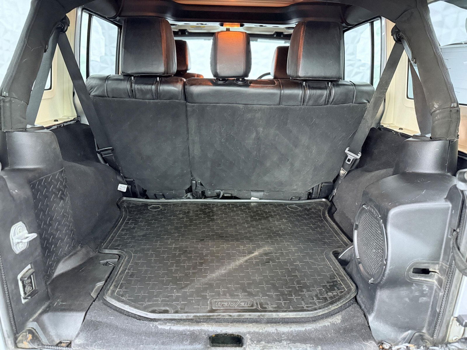 Jeep Wrangler 2.8 CRD Sahara Auto 4WD Euro 5 4dr (4 seat) 4dr Automatic 2011