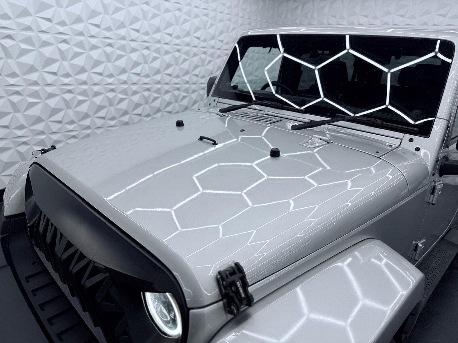 Jeep Wrangler 2.8 CRD Sahara Auto 4WD Euro 5 4dr (4 seat) 4dr Automatic 2011