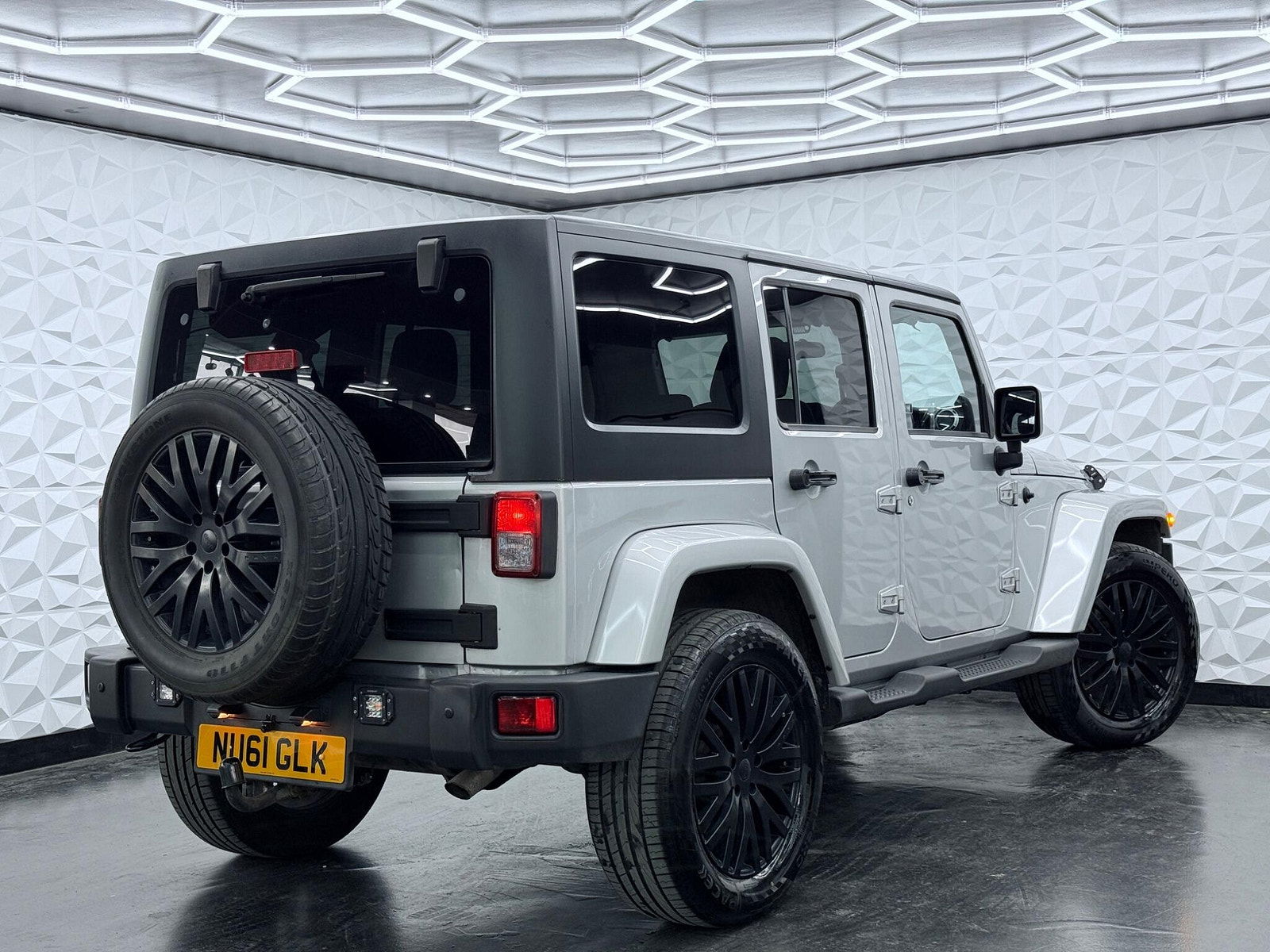 Jeep Wrangler 2.8 CRD Sahara Auto 4WD Euro 5 4dr (4 seat) 4dr Automatic 2011