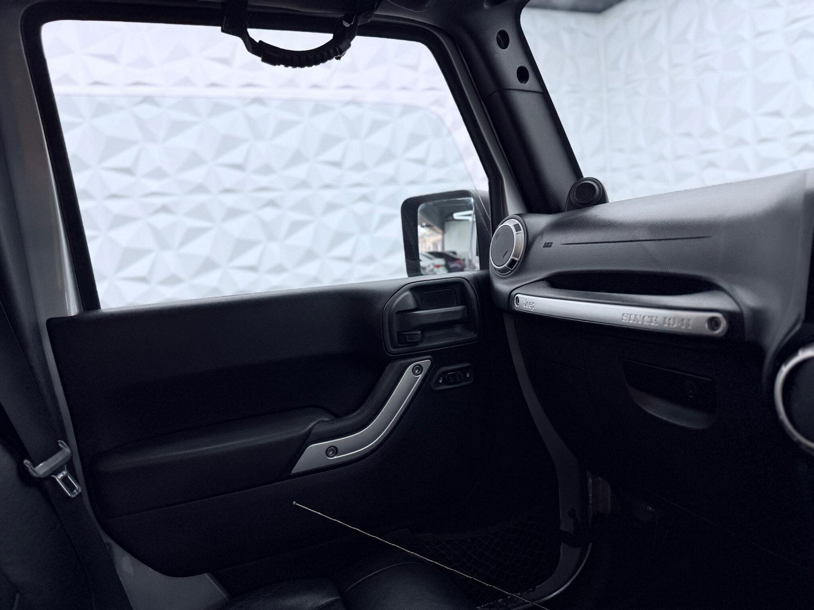 Jeep Wrangler 2.8 CRD Sahara Auto 4WD Euro 5 4dr (4 seat) 4dr Automatic 2011