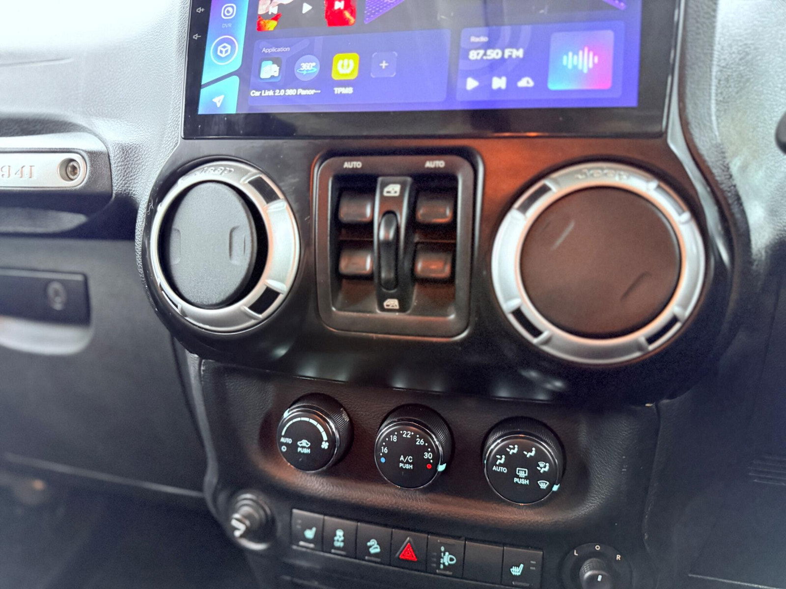 Jeep Wrangler 2.8 CRD Sahara Auto 4WD Euro 5 4dr (4 seat) 4dr Automatic 2011