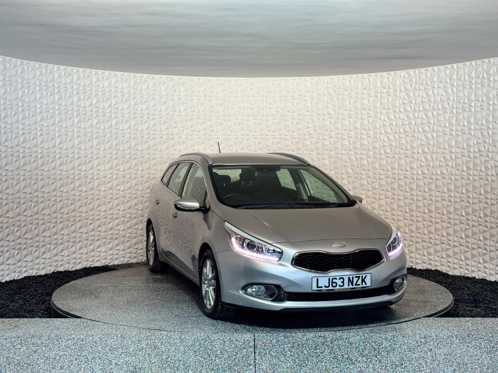Kia Ceed 1.6 CRDi 2 Sportswagon Auto Euro 5 5dr 5dr Automatic 2013