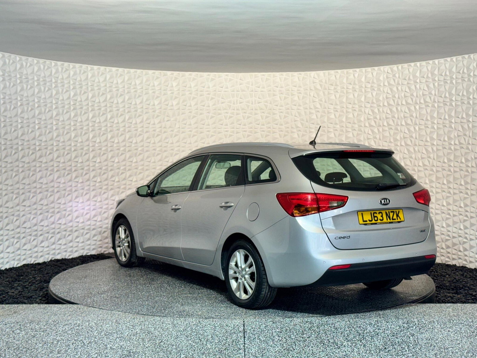 Kia Ceed 1.6 CRDi 2 Sportswagon Auto Euro 5 5dr 5dr Automatic 2013