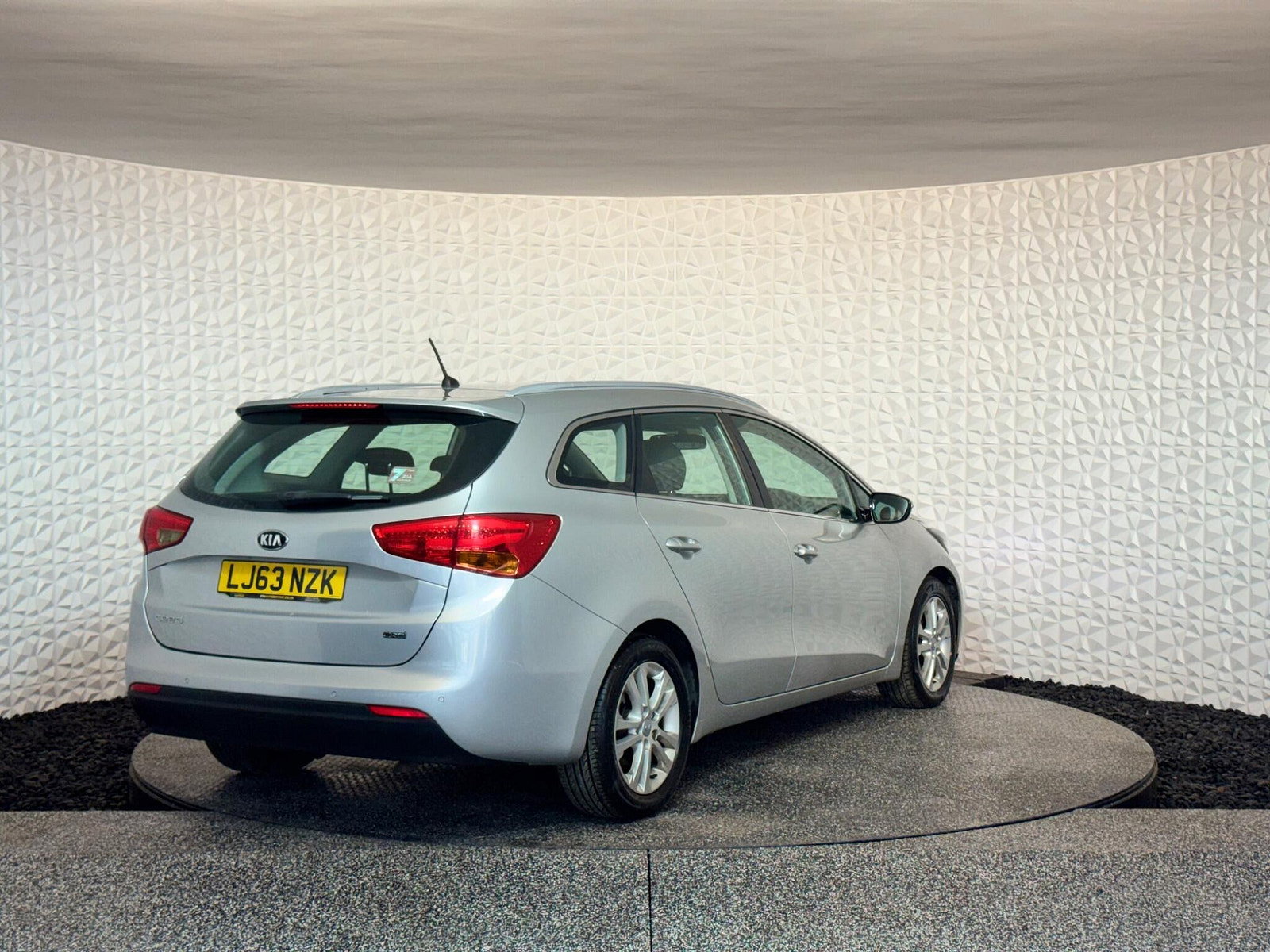 Kia Ceed 1.6 CRDi 2 Sportswagon Auto Euro 5 5dr 5dr Automatic 2013