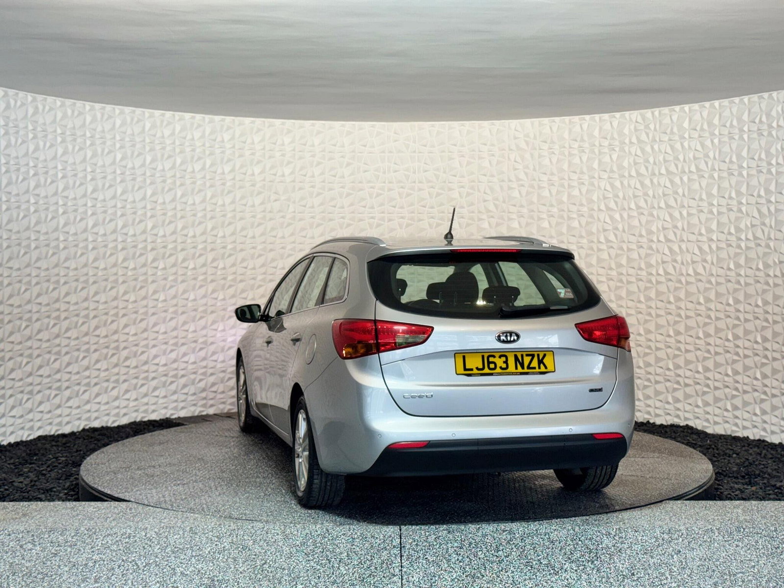 Kia Ceed 1.6 CRDi 2 Sportswagon Auto Euro 5 5dr 5dr Automatic 2013