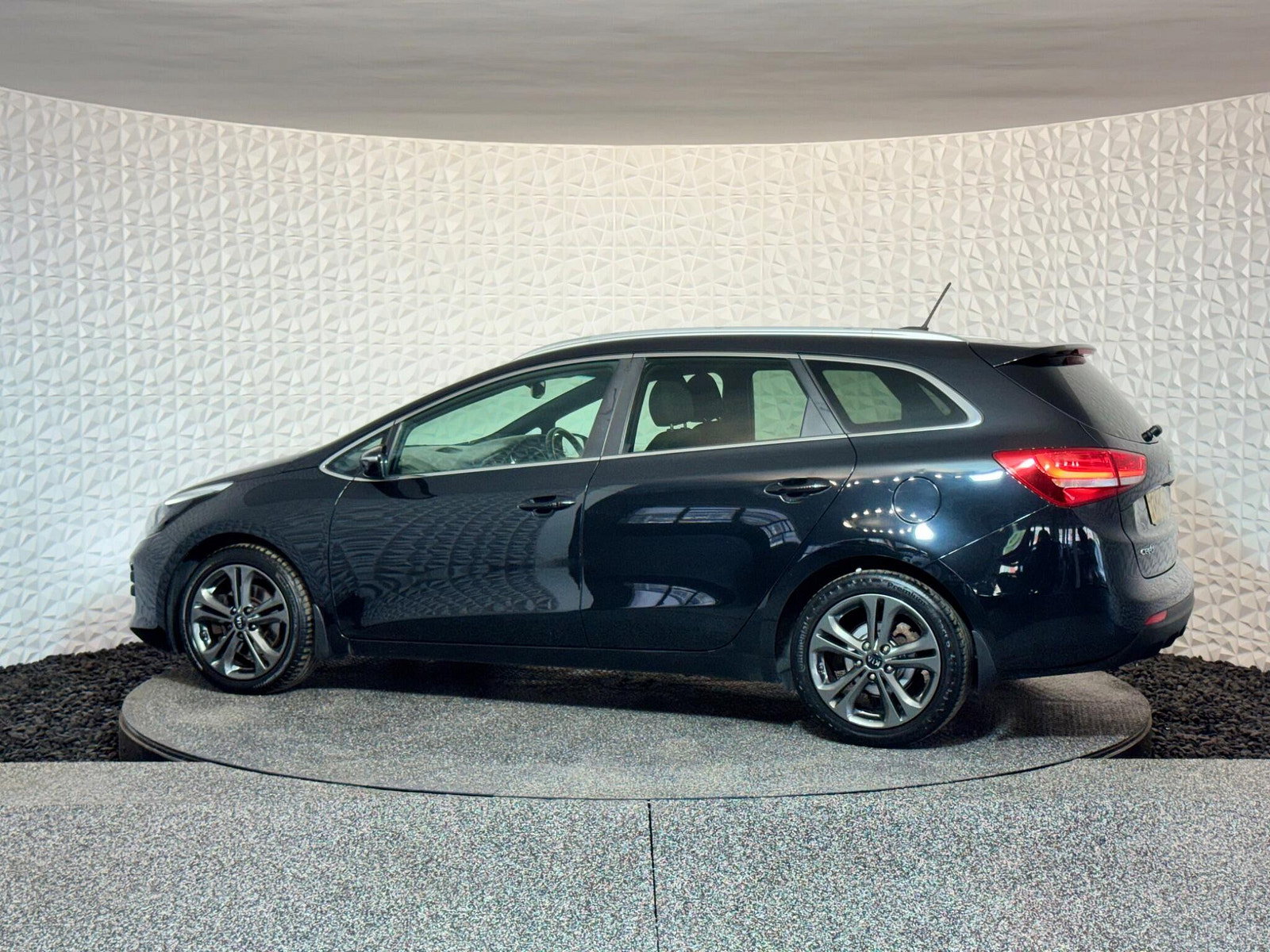 Kia Ceed 1.6 CRDi GT-Line Sportswagon Euro 6 (s/s) 5dr 5dr Manual 2017