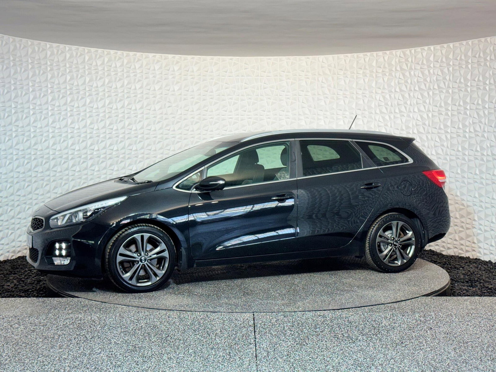 Kia Ceed 1.6 CRDi GT-Line Sportswagon Euro 6 (s/s) 5dr 5dr Manual 2017
